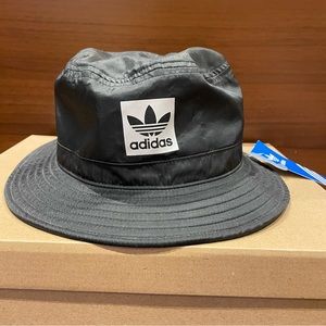 Unisex Adidas Bucket Hat